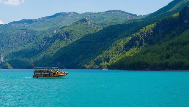 貝萊克出發 : 含午餐飲料的綠峽谷遊船之旅