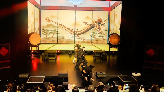 FUSIÓN NOCTURNA DE OSAKA Espectáculo de danza samurái japonesa Taiko Kabuki