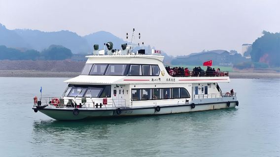 楽山大仏(らくさんだいぶつ)- クルーズ乗船チケット【烏尤寺埠頭+ガイドスタッフによる案内+烏尤寺ガイド付き解説】