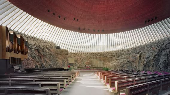 フィンランド・ヘルシンキのテンペリアウキオ教会見学体験【テンペリアウキオ教会入場チケット付き】