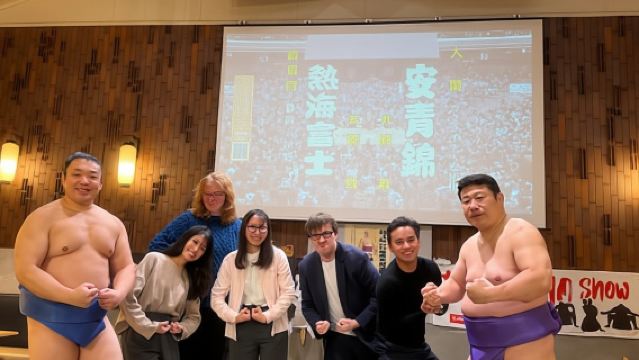 도쿄: 스모 쇼 및 점심 식사 포함