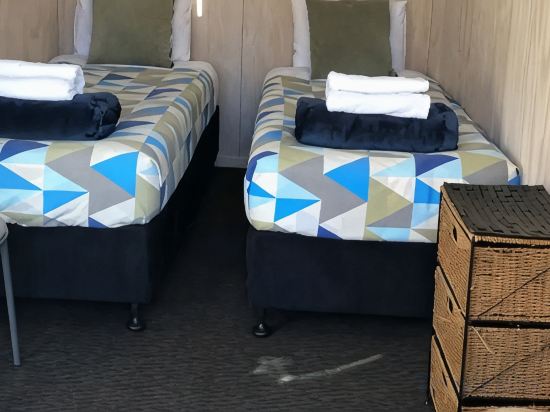 Lakes Edge Lodge Room Type - Twin Room