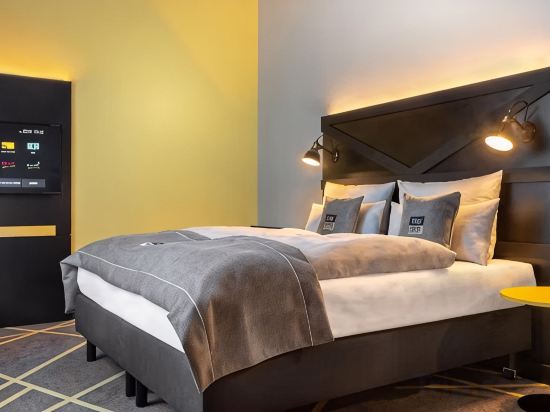 Holiday Inn - the niu, Fury Aschheim Messe by IHG Room Type - Standard Queen Room - Accessible Holiday Inn - the niu, Fury Aschheim Messe by IHG Room Type - Standard Queen Room - Accessible