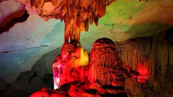 柳州香橋地質公園+中渡古鎮+中渡響水瀑+中渡石林大草原一日遊