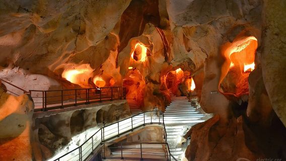 Entdecken Sie die Schatzhöhle: Einzigartige Elektroauto-Tour in Málaga