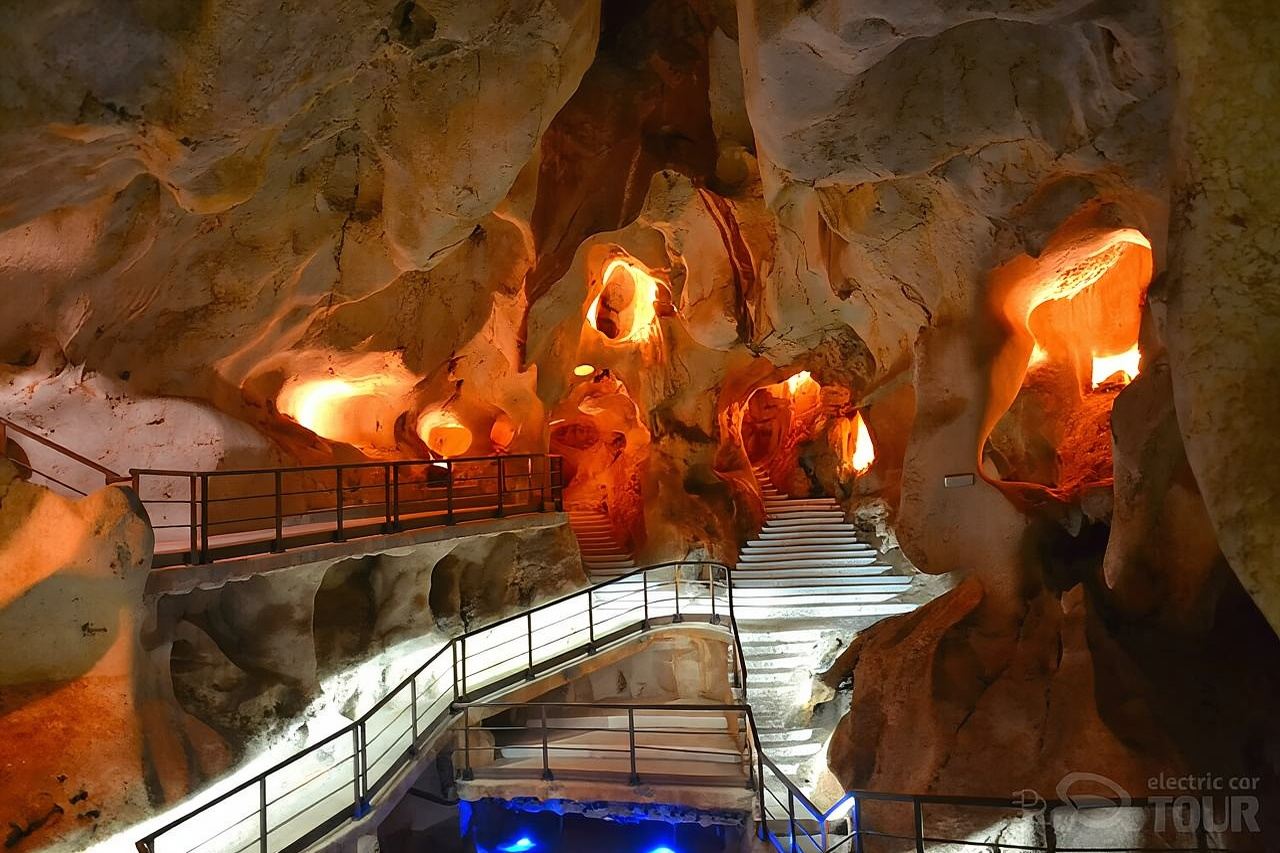 Entdecken Sie die Schatzhöhle: Einzigartige Elektroauto-Tour in Málaga