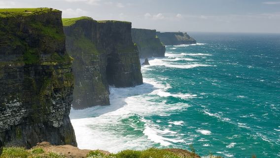 Cliffs of Moher, Burren and Bunratty with Private Chauffeur Tour
