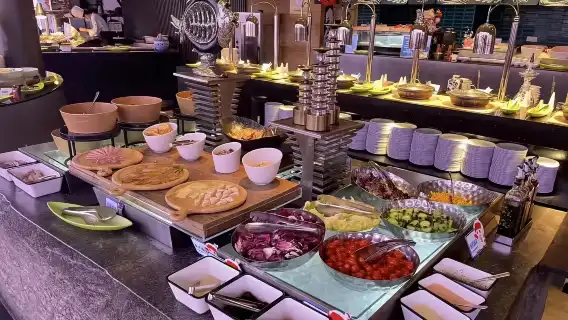 上海私人日遊+東方明珠塔+自助午餐+海洋水族館