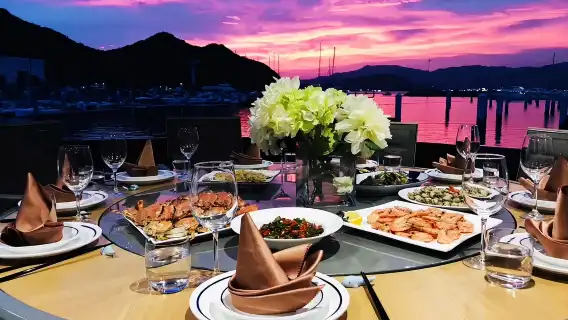 Shenzhen Yacht Rental: 58-foot Luxury Catamaran Yacht (1-10 passengers) in Qixing Bay [Drinks + Fruit Plate + KTV + Driving Experience] for Birthdays, Proposals, Business, etc.