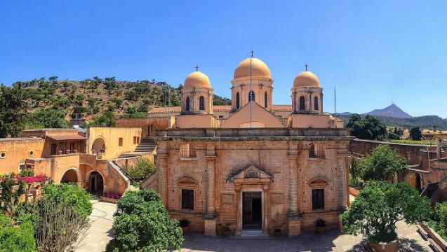 Экскурсия по побережью Ханьи: очарование города, пляжи, монастырь и дегустация вин
