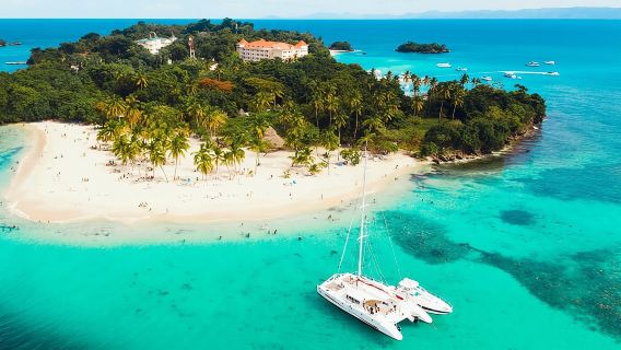 Samaná: Cayo Levantado Day Trip with Lunch