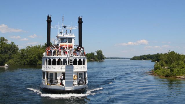 Kingston: Jantung Pelayaran Kapal Sungai Seribu Pulau