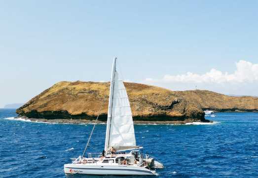 Maui: Molokini Snorkel and Performance Sail with Lunch
