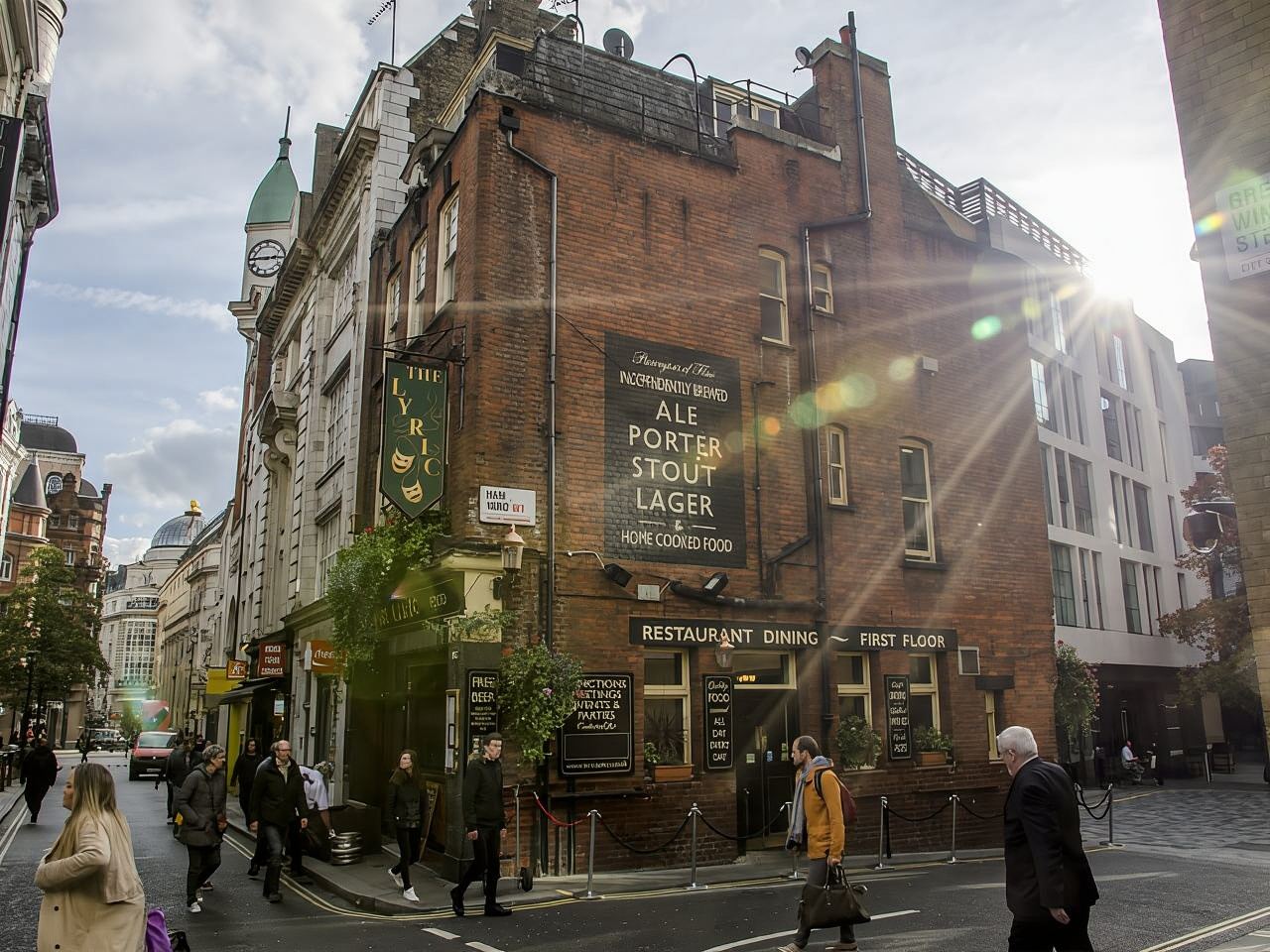 London Soho District - Guided Walking Tour 12 guests 2,5h