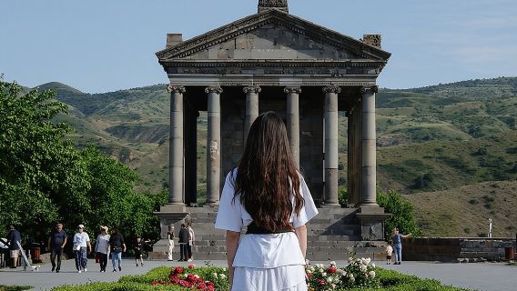 Однодневная поездка в небольшую группу в Гарни, Гегард и к Симфоническому оркестру с выпечкой лаваша.