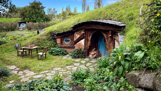 North Island, New Zealand Hobbiton™ Movie Set Tours Admission Ticket (Chinese/English)