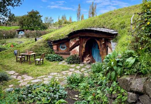 North Island, New Zealand Hobbiton™ Movie Set Tours Admission Ticket (Chinese/English)