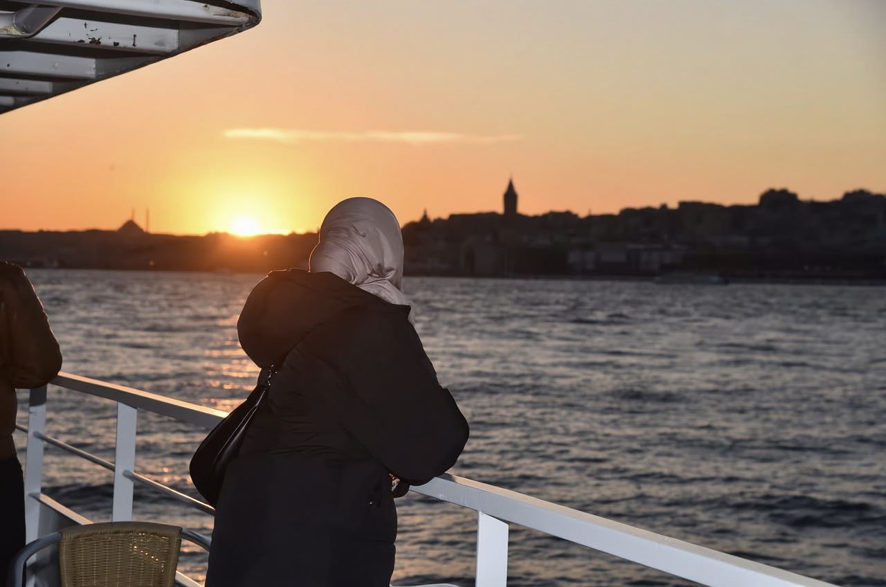 Istanbul: Entdecken Sie den Bosporus bei einer Bootsfahrt zum Sonnenuntergang