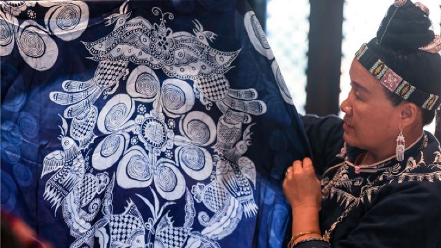 Zhangjiajie Private Tour Day Trip: Fenghuang Ancient Town & Furong Town (Immerse yourself in Western Hunan, wander through two scenic areas)