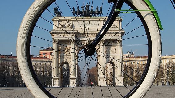 Milan: City Bike Tour