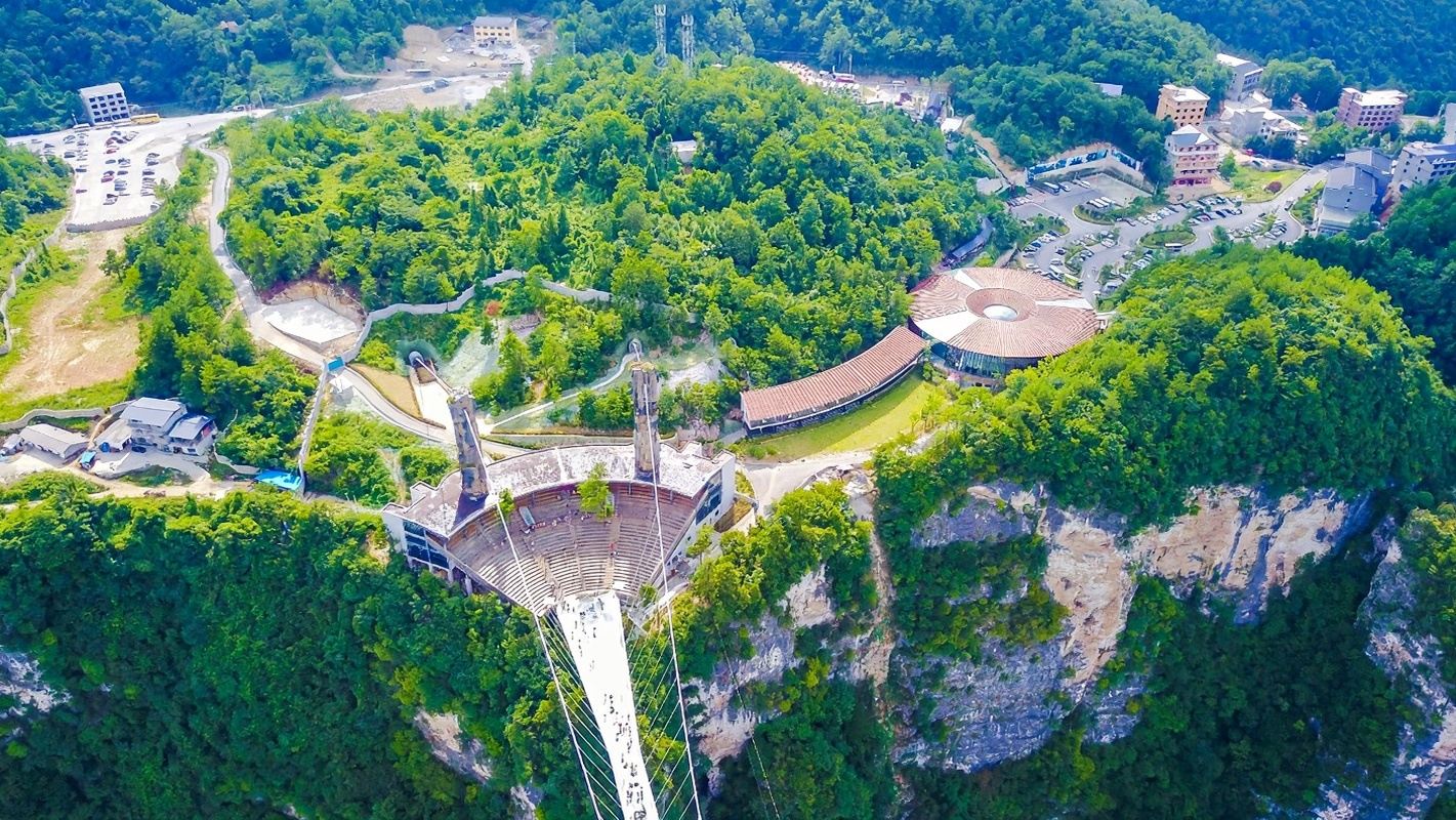 Zhangjiajie Grand Canyon Glass Bridge and 72 Wonders Towers Day Tour (Chinese-Speaking Group) (Transportation Included)