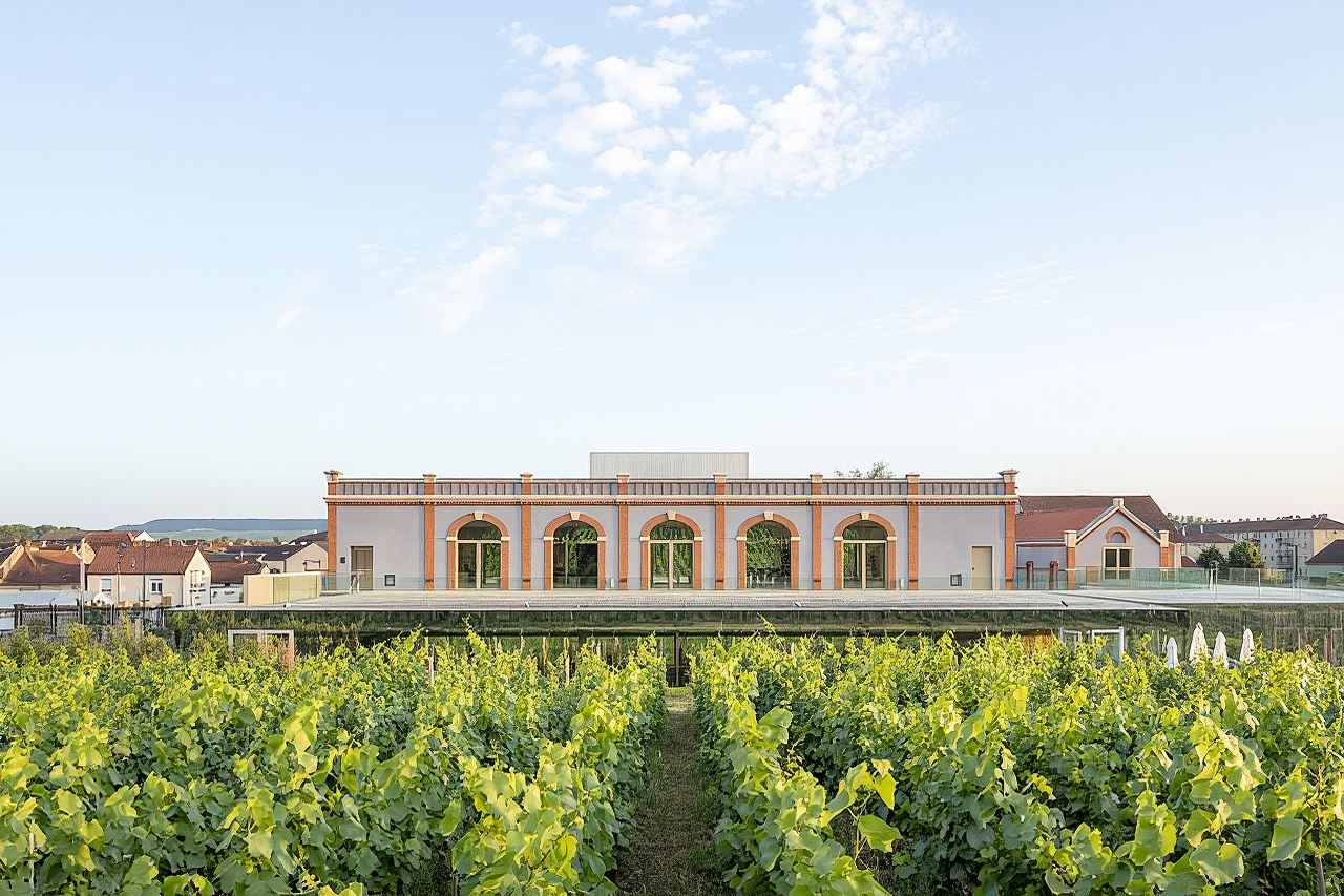 entrada a Pressoria en el corazón de Champagne con degustación.