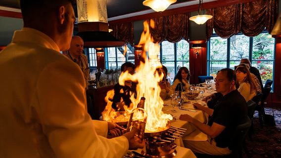 Tour gastronomico serale con cena da 5 portate - Storia e cibo nella vecchia Quebec City