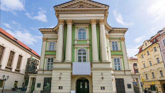 Walking tour following W.A. Mozart's footsteps