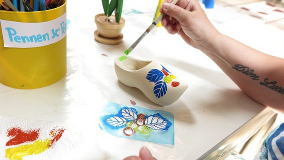 Wooden shoes painting workshop in Volendam