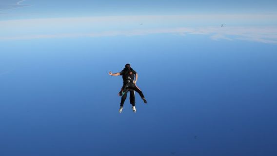 15,000 Ft Skydiving in Byron Bay Available in the Week