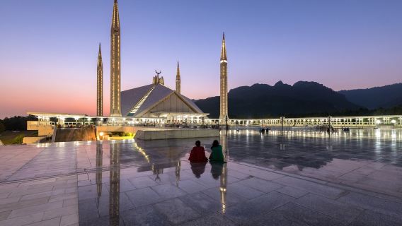 Mọi loại phiên dịch viên, hướng dẫn viên, xe thuê, nhiếp ảnh gia, người hộ tống doanh nhân, người đi cùng y tế, hướng dẫn viên du lịch, tùy chỉnh trên khắp Pakistan