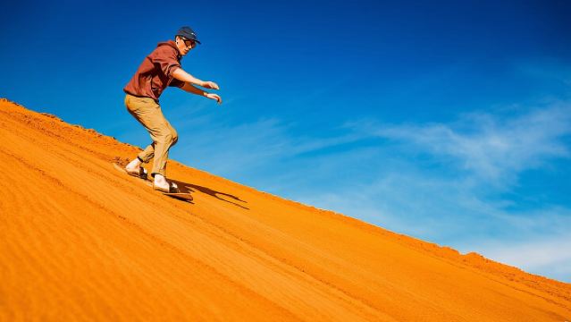 Zion Raya: UTV Luncur Air dan Tunggangan Bukit Pasir di Sand Hollow Dunes