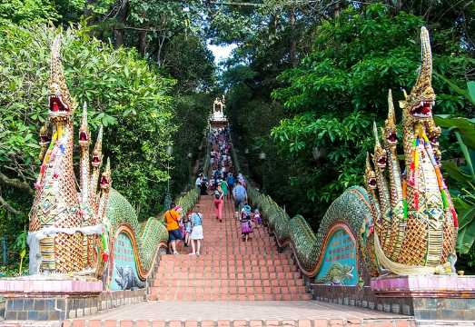 Chiang Mai Iconic Temples and City Tour