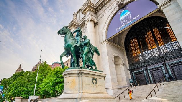 Central Park Pedicab Tour with Natural History Museum Access