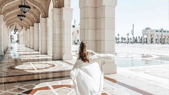 1人可定阿布達比盧浮宮+總統府+清真寺（含門票）日遊中文司導