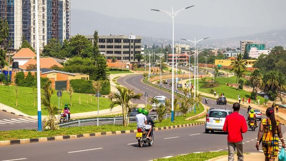 Kigali: Akagera National Park Luxury Day Trip with Boat Ride