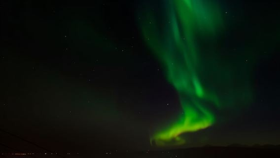 Narvik: Raquetas de nieve bajo las luces árticas