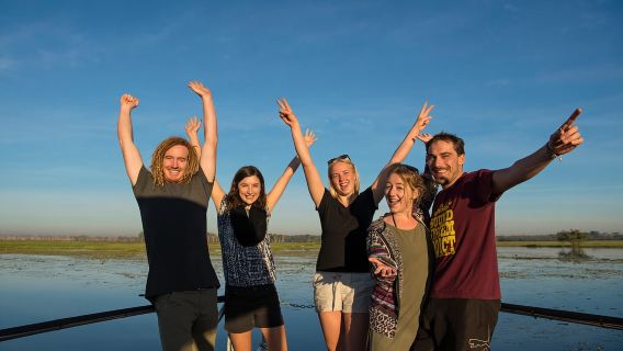 Darwin: Jumping Crocodile River Cruise with Shuttle Bus