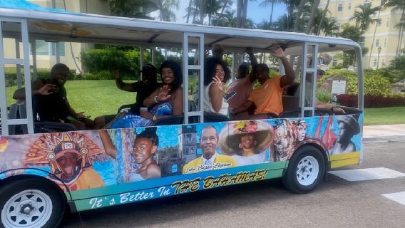 Nassau: Bahamas Culture Tour with Electric Trolley and Water