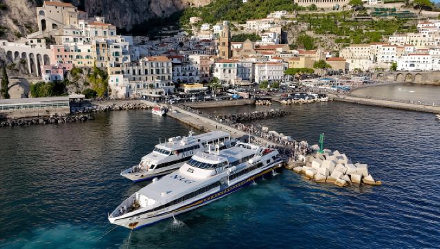 ตั๋วเรือเฟอร์รี่จากซอร์เรนโต้ไปอามาลฟีและโพสิตาโน่