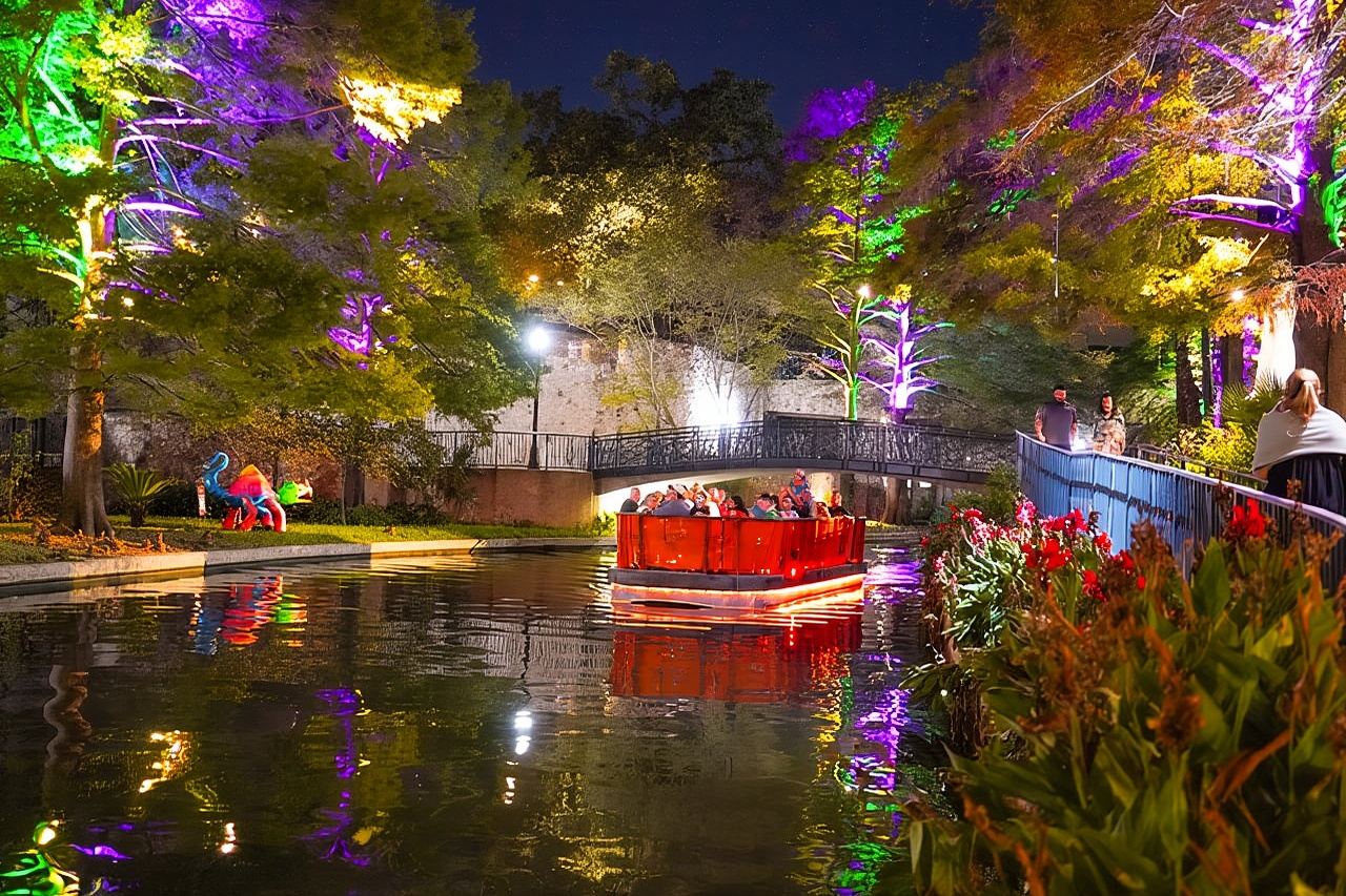San Antonio Premium-Nachtrundfahrt mit Bootsfahrt auf dem Riverwalk