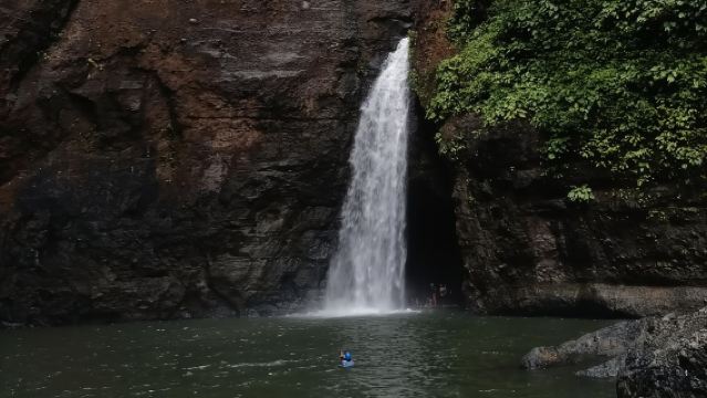Lawatan Sehari Air Terjun Pagsanjan