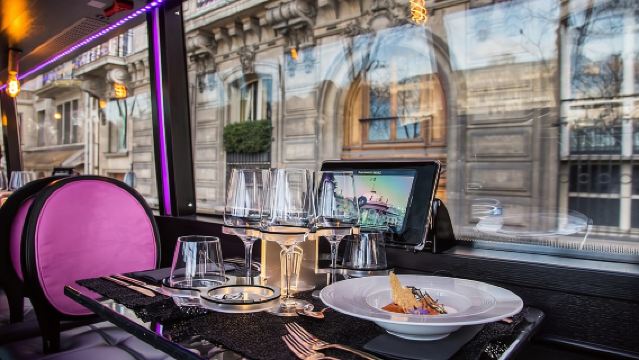 Paris Champs-Elysées lunch by panoramic bus