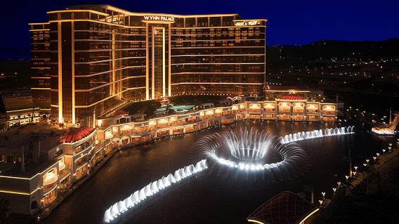 Experienced local Macao guide in Chinese and English + Full explanation + Recommended attractions and Food and Beverages+ Trusted recommendations