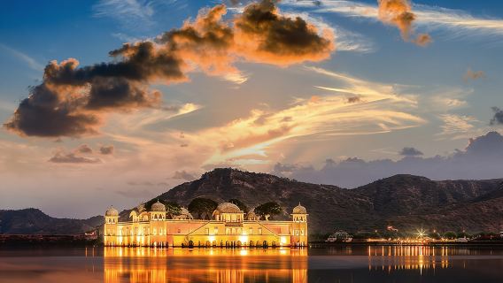 Jaipur Amber Fort, Jal Mahal & Stufenbrunnen – Private Halbtagestour