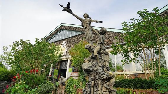 Peter Rabbit World + Windermere + Windermere Steamboat Museum + Manchester Cathedral one-day tour