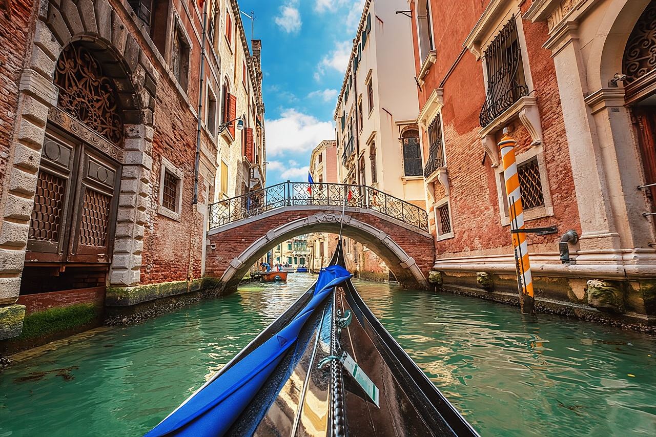 Venice Walking Tour and Gondola Ride