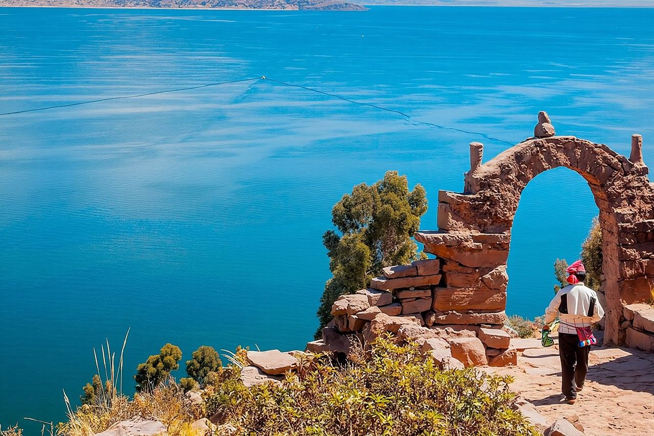 Full Day Tour Uros and Taquile Islands (Speed Boat)