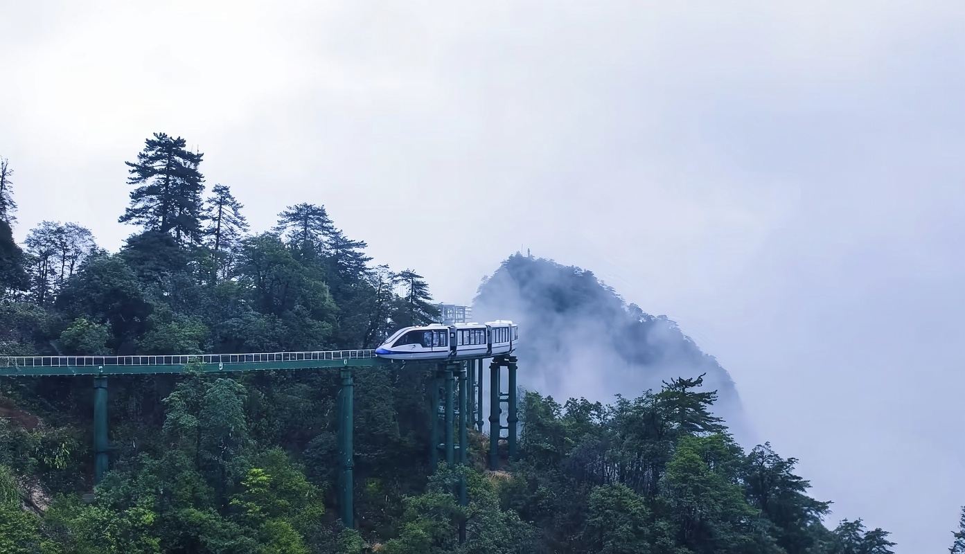 Dajue Mountain 1-day tour: Nanchang round-trip including Dajueshan Cliff Train and Summer Canyon Rafting