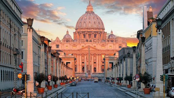 ทัวร์ชมมหาวิหารเซนต์ปีเตอร์และถ้ำพระสันตปาปาพร้อมไกด์